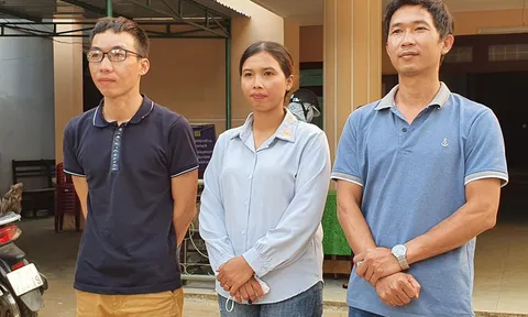 Năm giáo viên bị chấm dứt hợp đồng trái luật tiếp tục thắng kiện