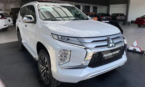Pajero Sport chơi lớn giảm hơn trăm triệu, Xpander khuyến mại đầy hấp dẫn