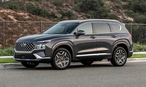 3 mẫu SUV 7 chỗ mới cứng giảm giá kịch sàn, có mẫu lên đến 180 triệu đồng