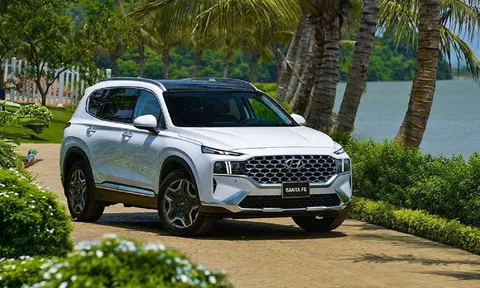 Giá xe Hyundai Santa Fe bất ngờ giảm sâu, có mẫu vượt mốc 200 triệu đồng