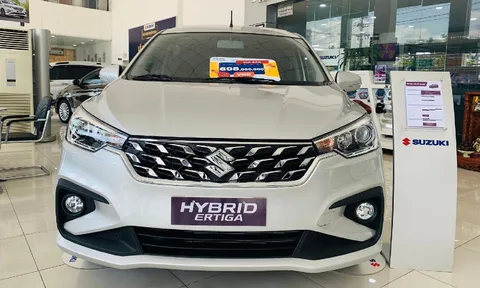 Suzuki Ertiga giảm giá chạm đáy, cơ hội mua xe giá rẻ chưa từng có tiền lệ