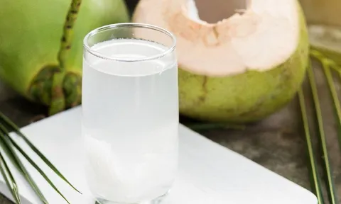 Nước dừa rất tốt nhưng tuyệt đối tránh uống vào 5 thời điểm tối kỵ này