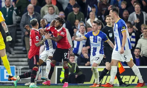 Hàng công vô duyên, MU 'ngậm trái đắng' phút 90+9 trước Brighton