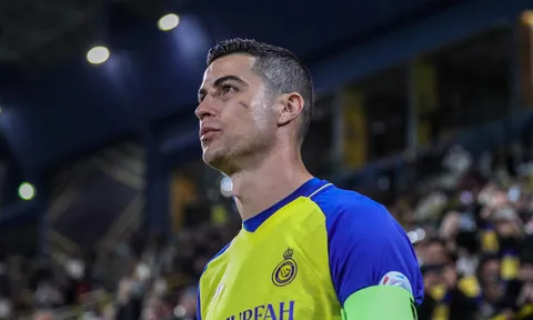 Tân HLV Al Nassr nói thẳng một điều về Ronaldo khiến tất cả vỡ òa