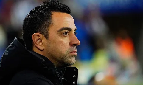 Cựu sao Barcelona công khai chỉ trích Xavi