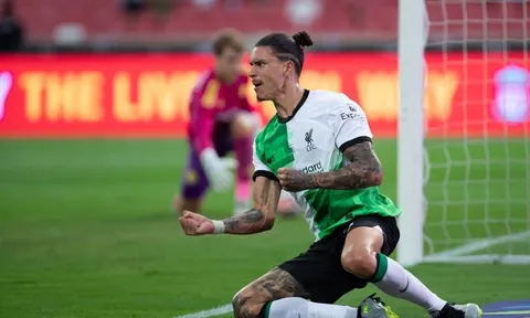 Hàng công rực sáng, Liverpool nhấn chìm Leicester với tỷ số đậm đà