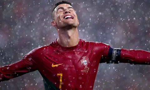 HLV Bồ Đào Nha tiết lộ điều khiến tất cả 'phát cuồng' về Ronaldo