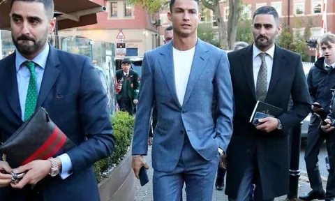 Tin chuyển nhượng tối 24/11: Đã rõ vụ Ronaldo tái xuất châu Âu, Real Madrid chọn xong HLV