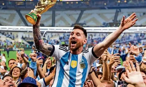 HLV Argentina tiết lộ sự thật khiến tất cả phải kinh ngạc về Messi