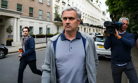 Chuyển nhượng MU 27/1: Chia tay ngôi sao thứ 11, Mourinho tái xuất đáng sợ!