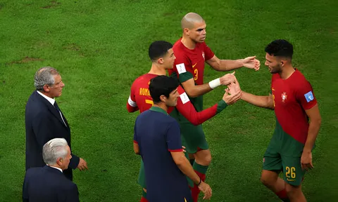 Đàn em Ronaldo bị 'cháy máu và nôn mửa' kéo dài 20 ngày