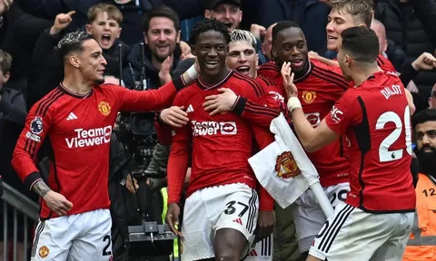 Kobbie Mainoo rất thất vọng dù lập siêu phẩm vào lưới Liverpool