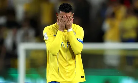 Ronaldo nhận phản ứng từ CĐV Việt Nam và thế giới sau khi bị đuổi khỏi sân
