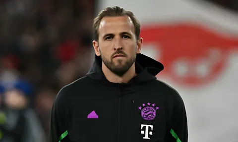 Vận đen bủa vây, Harry Kane nhận tin cực buồn từ 3 người con