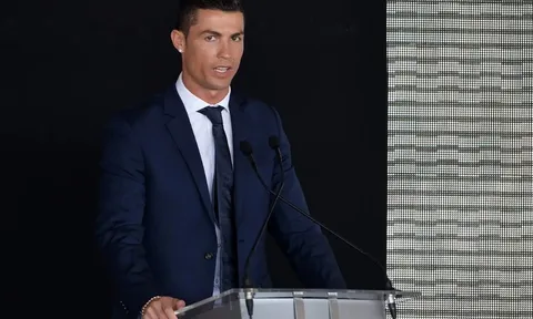 Khủng hoảng tại Al Nassr, Ronaldo được 'Gã khổng lồ' chốt chiêu mộ