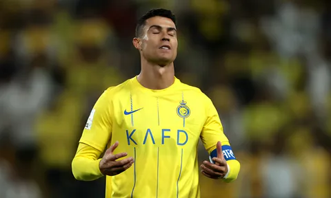 Nối tiếp khủng hoảng, Ronaldo nhận tin không thể buồn hơn tại Al Nassr