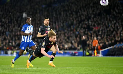 Bàn thắng của De Bruyne được ví như 'siêu phẩm người Hà Lan bay'