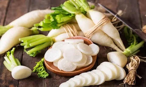 Củ cải trắng đang vào mùa, nhớ không kết hợp với 4 thực phẩm sau kẻo hóa thành độc tố