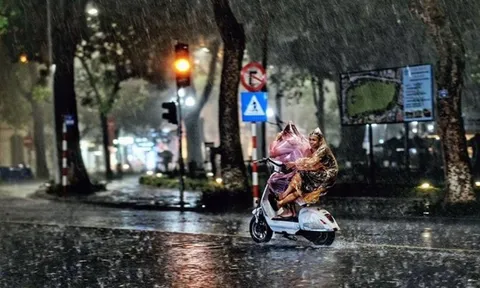 Dự báo thời tiết hôm nay 14/6: Bắc Bộ mưa dông vào chiều tối, Trung Bộ nắng nóng