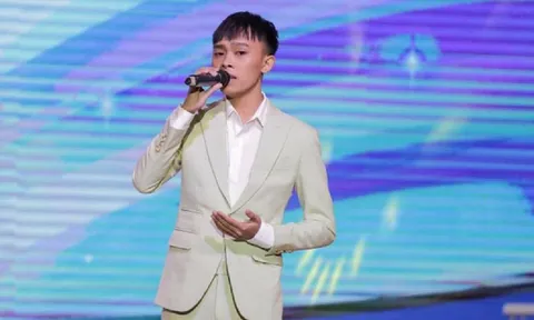 Hồ Văn Cường trở lại Hà Nội sau tin đồn ế vé