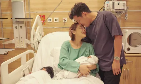 Nhã Phương gặp 'sự cố' lúc đêm khuya, vô tình tiết lộ tình trạng hậu sinh nở