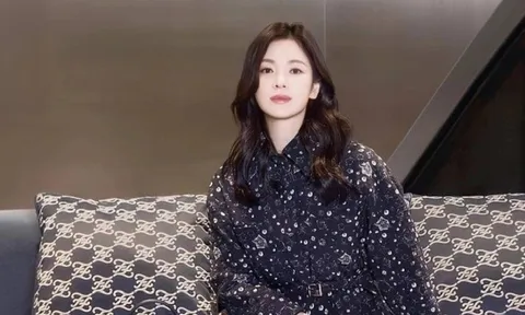 Song Hye Kyo lại gây 'sốt' với bức ảnh mới: Vẻ đẹp lão hóa ngược khiến ai nấy trầm trồ