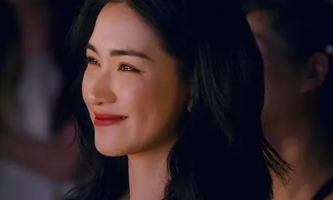 Video: Hòa Minzy bật khóc trên sân khấu, nguyên nhân khiến ai nấy đồng cảm