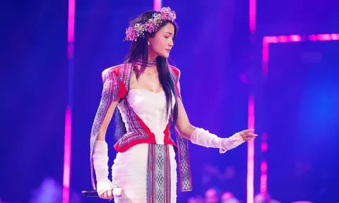 H'Hen Niê bị cho là 'không xứng' khi vào sâu tại 'Chị Đẹp', nàng hậu nói gì?