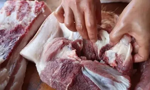 Đây là phần bẩn nhất của của con lợn, chứa nhiều độc tố gây nguy hiểm dù rẻ mấy cũng không mua