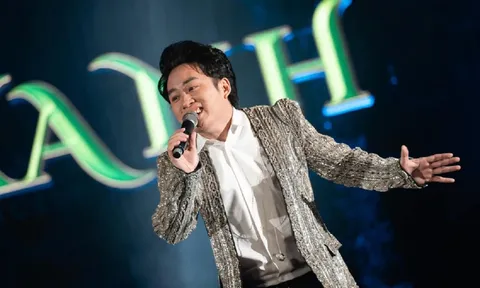 Tùng Dương cover Bên Trên Tầng Lầu, Tăng Duy Tân thừa nhận 'Anh hát vậy đố ai dám khóc'