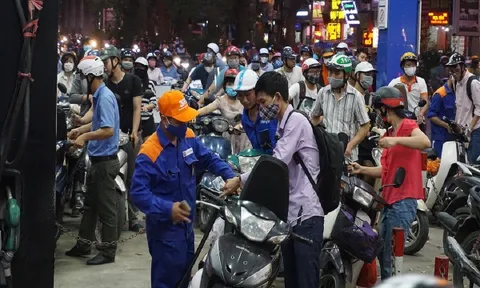 Giá xăng có thể quay đầu tăng đến 900 đồng/lít trong kỳ điều hành ngày mai