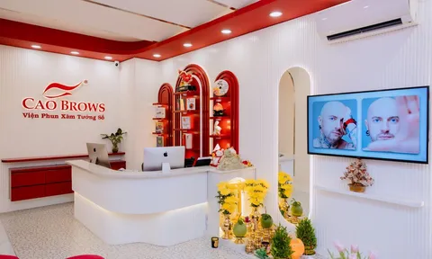 Giải mã mức giá phun xăm 'khủng' lên đến trăm triệu qua bàn tay vàng Phương Cao