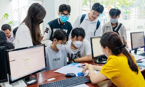 Nhiều trường đại học công bố điểm chuẩn, điểm sàn xét điểm thi THPT