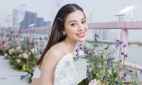 Hoa hậu Tiểu Vy diện đồ tắm khoe body gây chú ý