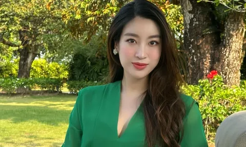 Đỗ Mỹ Linh chăm diện lại đồ cũ sau khi làm dâu chốn hào môn
