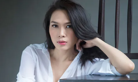 Mỹ Tâm có hành động ghi điểm khi được fan nhí xin chữ ký lên áo