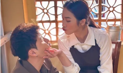 Khả Ngân tung khoảnh khắc hậu trường đóng phim 'Gia đình mình vui bất thình lình' với Thanh Sơn