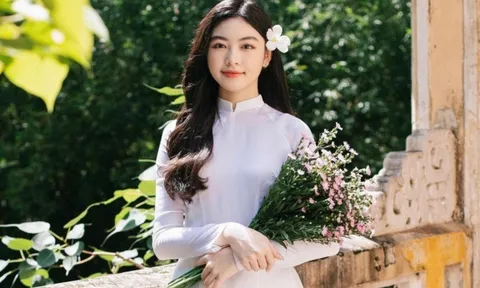 Con gái đầu nhà Quyền Linh khoe nhan sắc rạng rỡ ở tuổi 17