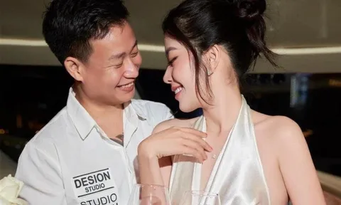 Nam Em livestream vừa khóc vừa tuyên bố 1 câu gây xôn xao lúc nửa đêm