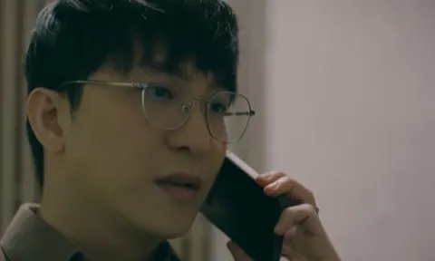 'Chúng ta của 8 năm sau' tập 37: Tùng cố níu kéo Nguyệt, làm hành động không ngờ