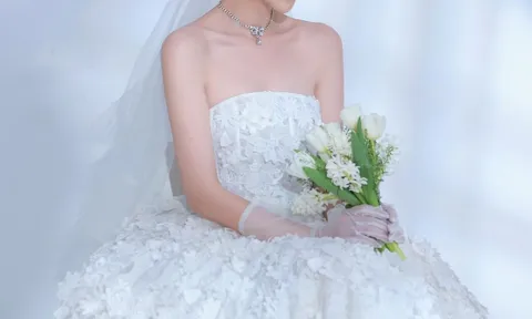 Hoa hậu Phương Khánh bất ngờ thông báo về ‘ngày đặc biệt’ cùng bộ ảnh mặc váy cưới?