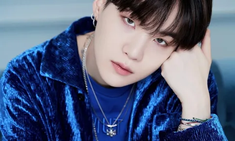Suga của BTS trong poster cho bộ phim tài liệu solo mới ‘SUGA: Road To D-DAY’