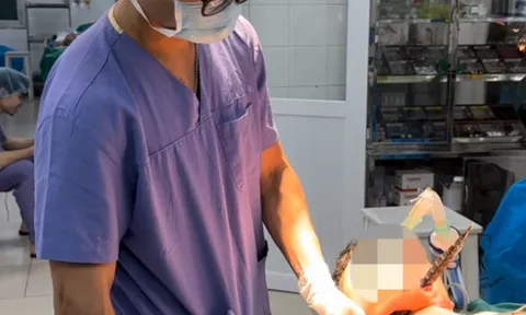 Người đàn ông bị thanh xà beng đâm xuyên qua cổ do không cẩn thận vấp ngã