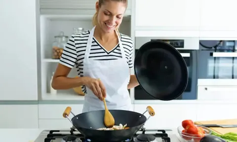 10 mẹo đơn giản để tiết kiệm gas lại dễ làm khi nấu ăn trong hè mà ai cũng phải biết