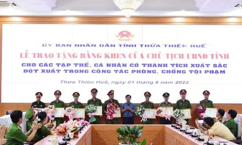 Vụ cướp vàng ở Huế: Chủ tịch UBND tỉnh khen thưởng các tập thể, cá nhân có thành tích xuất sắc đột xuất trong công tác phòng, chống tội phạm