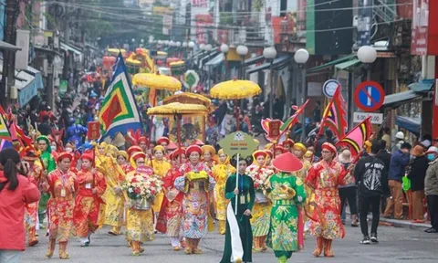 Độc đáo Lễ hội điện Huệ Nam (Hòn Chén)