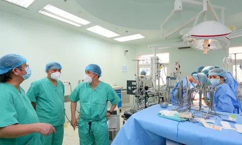 Bệnh viện Trung ương Huế: Ca ghép tim xuyên Việt đặc biệt xác lập kỷ lục mới