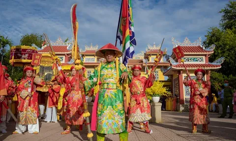 Độc đáo lễ hội Điện Hòn Chén rước Thánh Mẫu tại Huế