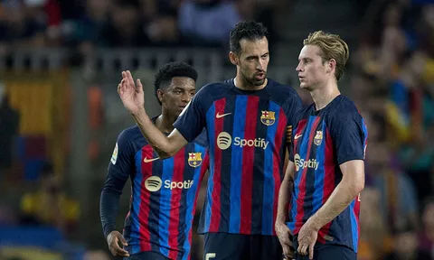 HLV Xavi lên tiếng về tương lai trụ cột tuyến giữ Barcelona