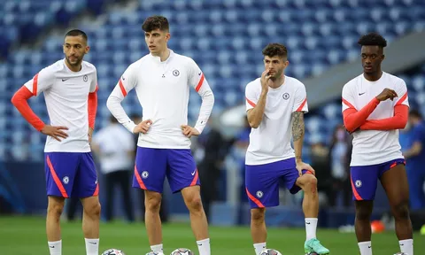 PSG và ông lớn Ngoại hạng Anh canh tranh hàng thải của Chelsea